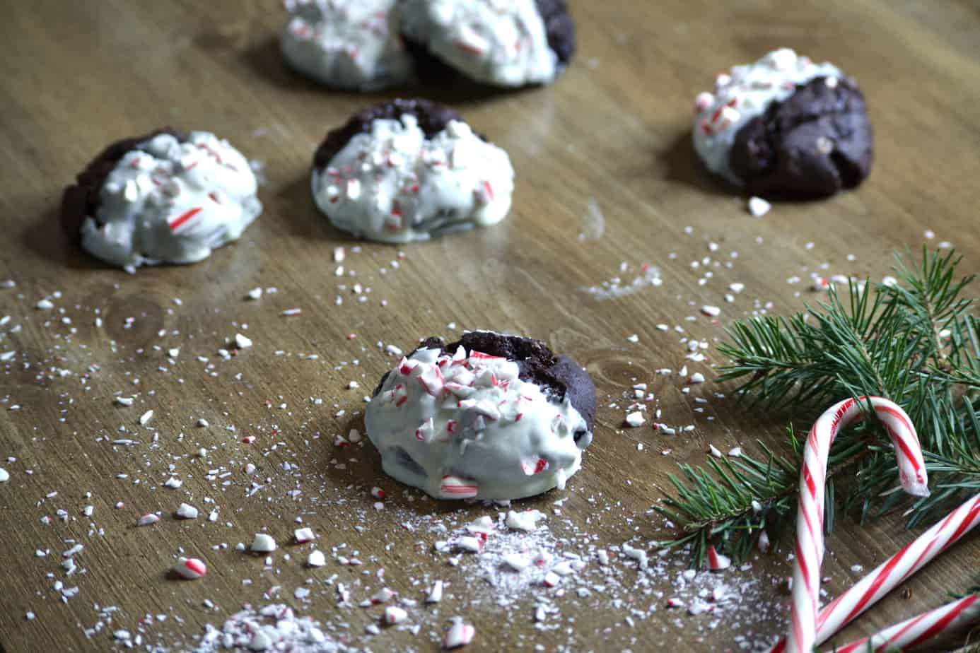 peppermint hot chocolate cookies