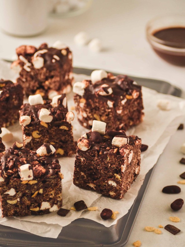 CHOCOLATE RICE KRISPIE TREATS WITH CHOCOLATE CHIPS STORY The Art Of